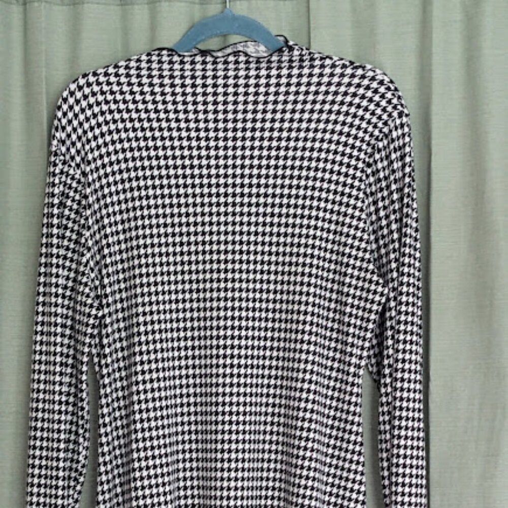 SO Brand Houndstooth Long Sleeve Dress